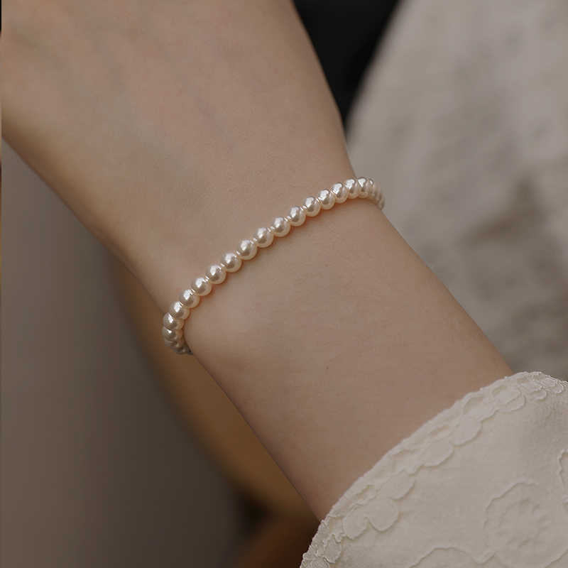 Women's Shell Pearls Fashionable Exquisite Light Luxury Girlfriends Bracelets