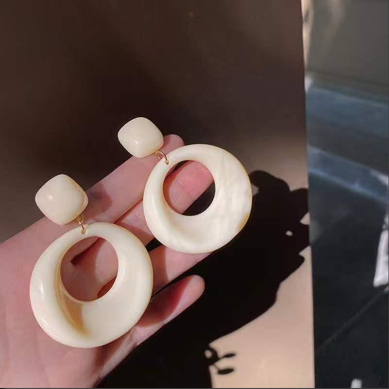Women's Flower Frosted Resin Knitted Oil Rings