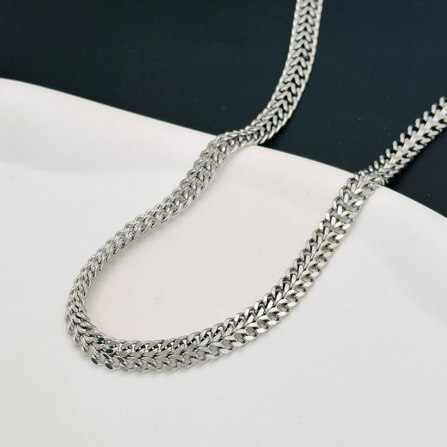 Simple Retro Minority Thick Chain Gold Fashion Advanced Clavicle Necklaces