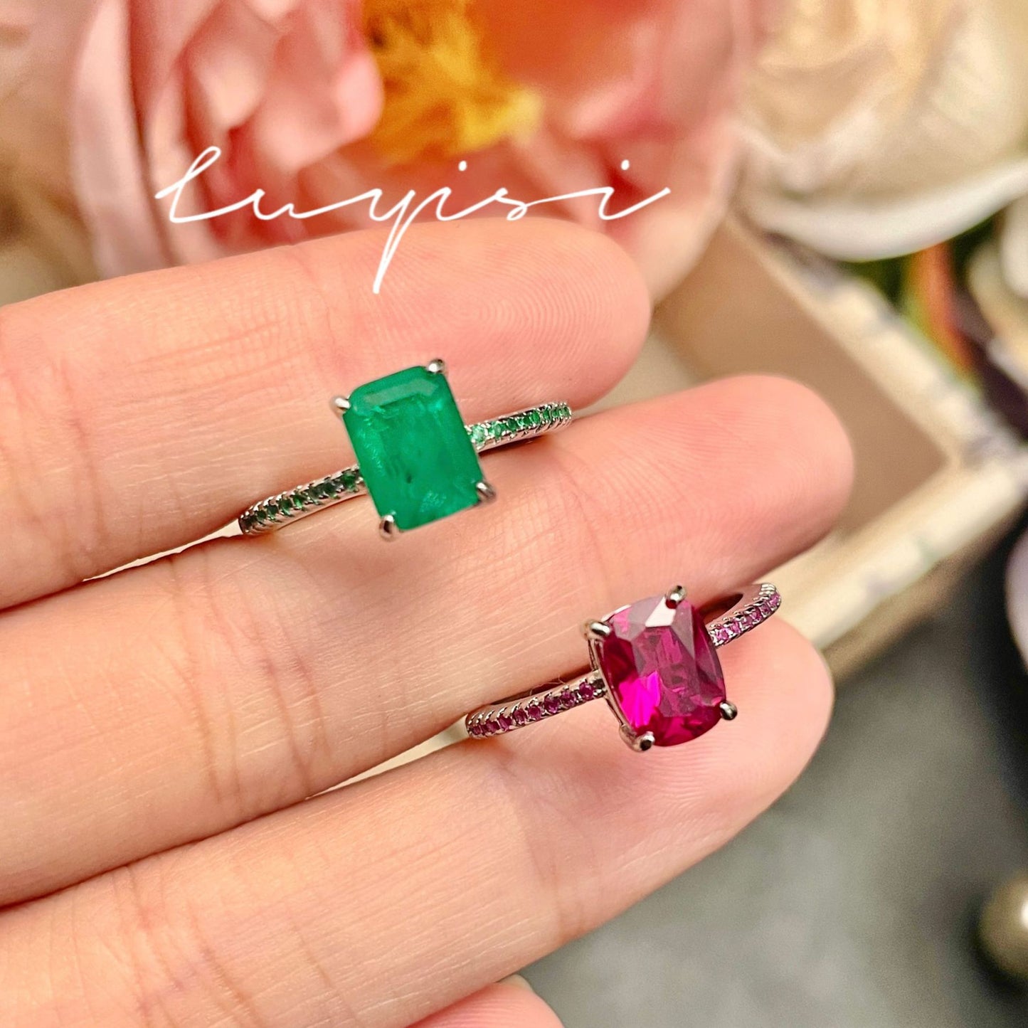 Women's Artificial Emerald Inlaid High Carbon Diamond Rings