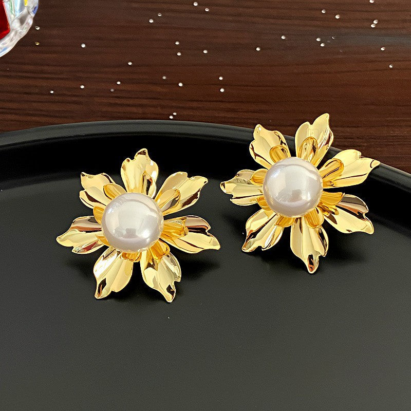 Shining Diamond Irregular Round Female Special Earrings