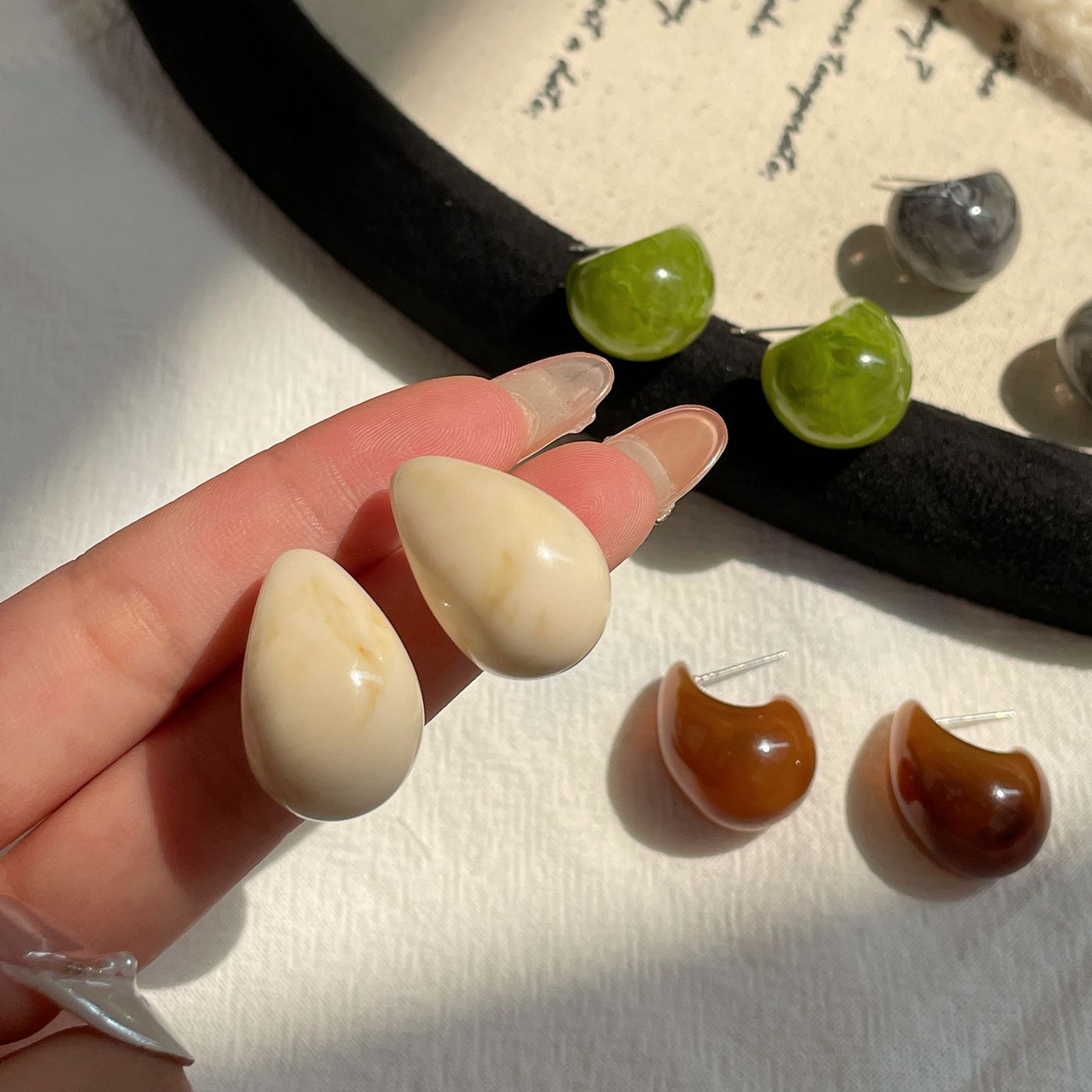 White Water Drop Vintage Geometric Texture Earrings