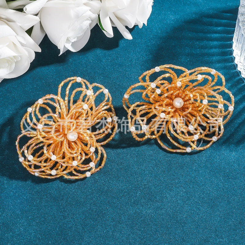 Large Flower Fresh Hand-woven Pearl Female Earrings
