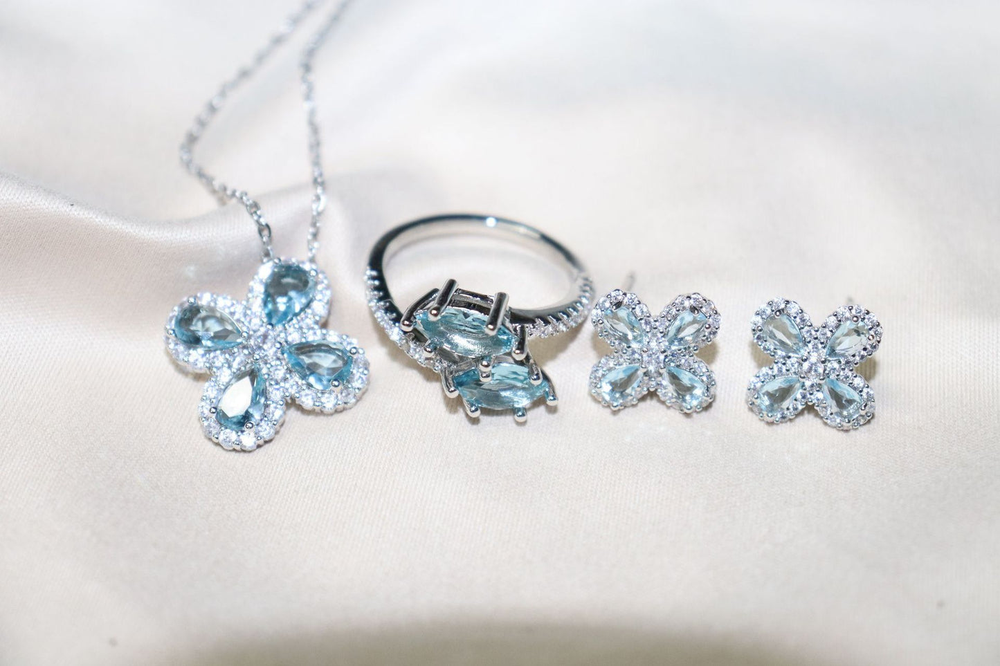 Women's Aquamarine Blue Zirconium Titanium Steel No Pendants