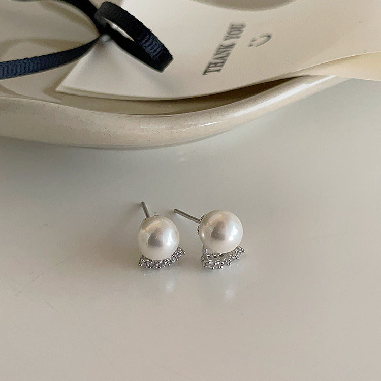 Pearl Female Niche Retro Personality Minimalism Earrings