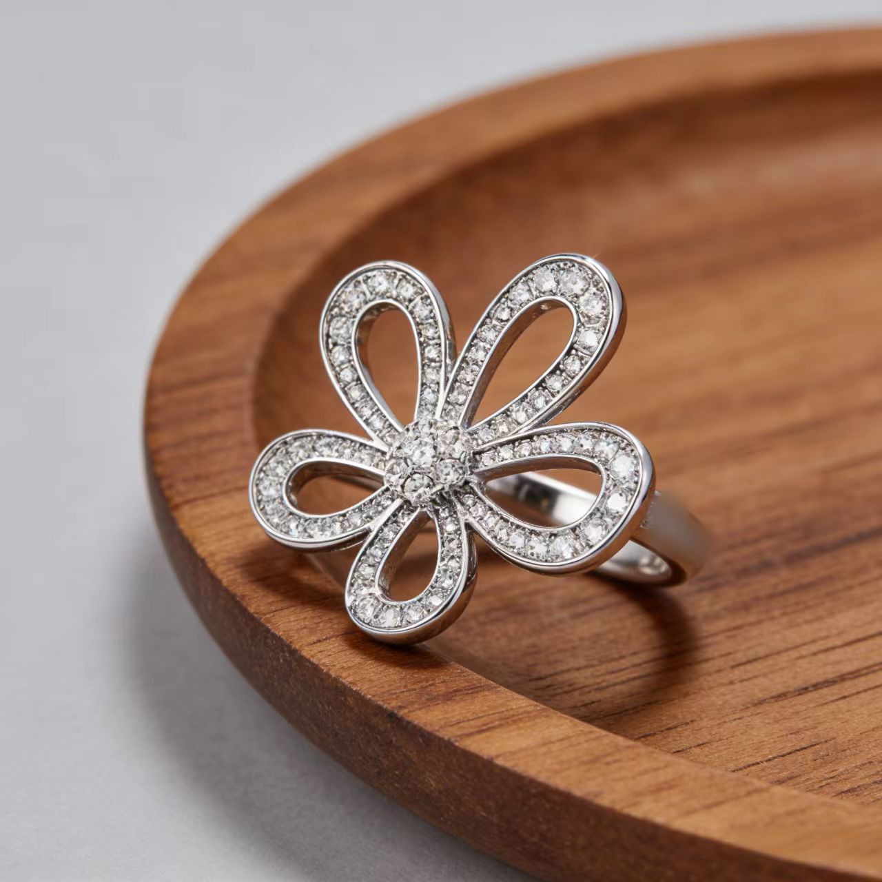 High-grade Light Luxury Full Diamond Flower Niche Feel Necklace