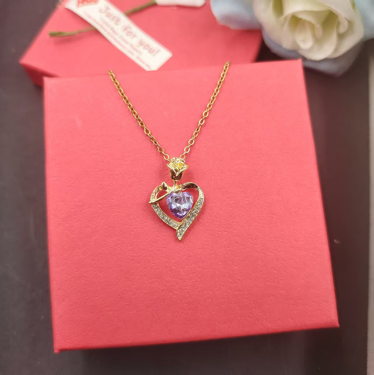 Love Rose Niche High-grade Clavicle Chain Simple Fashion Elegant Necklace