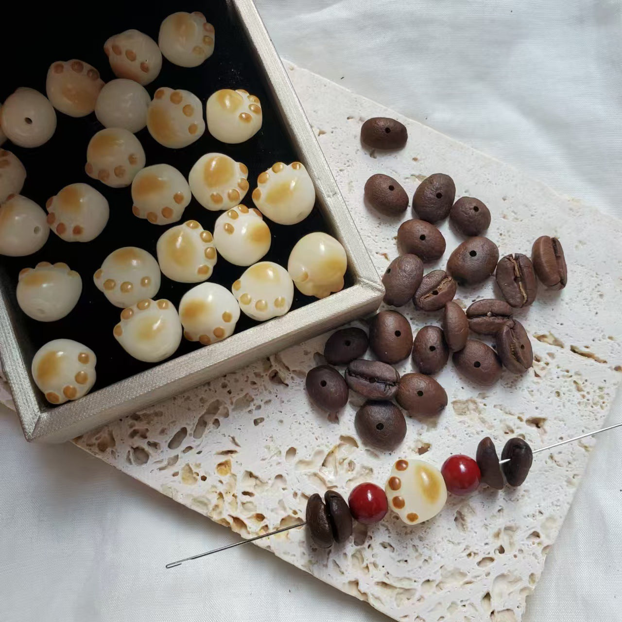 One Thousand Pieces Per Bottle Get Bracelets