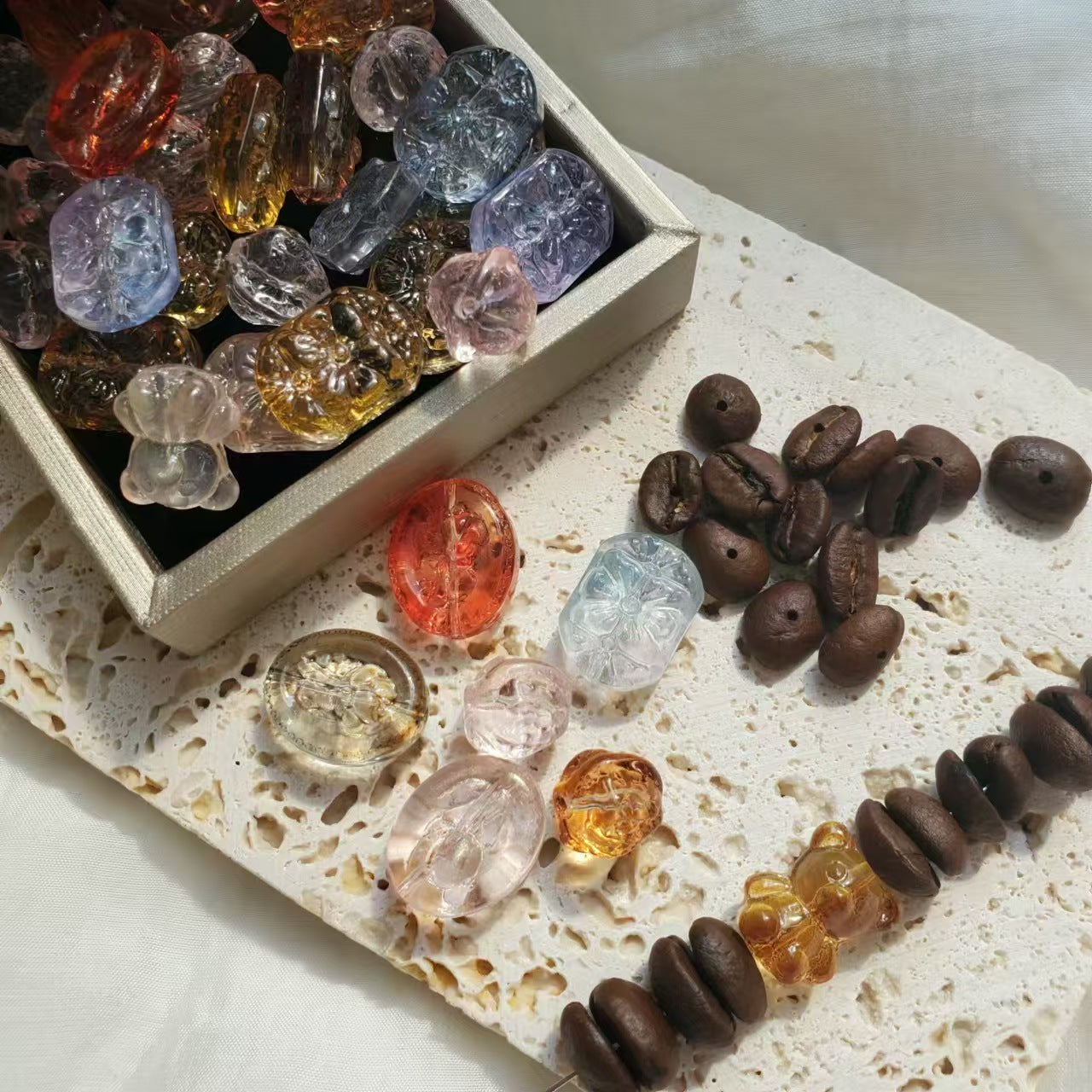 One Thousand Pieces Per Bottle Get Bracelets