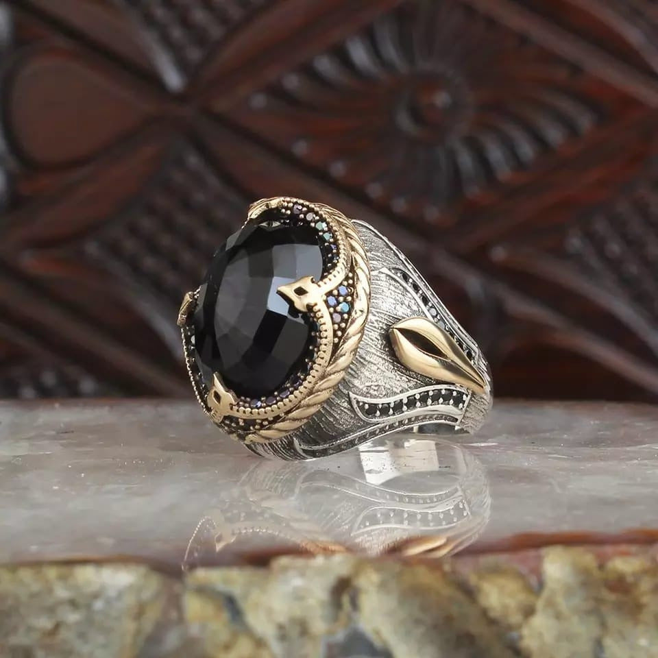 Men's Ornament Snakelike Winding Black Flat Gemstone Vintage Rings