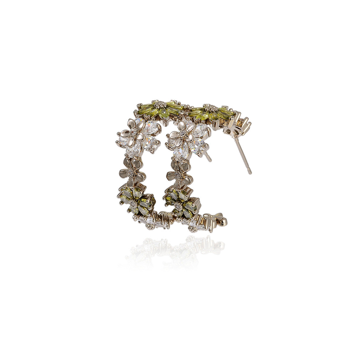 Women's Shiny Diamond Flowers High-grade Ear Summer Stud Earrings