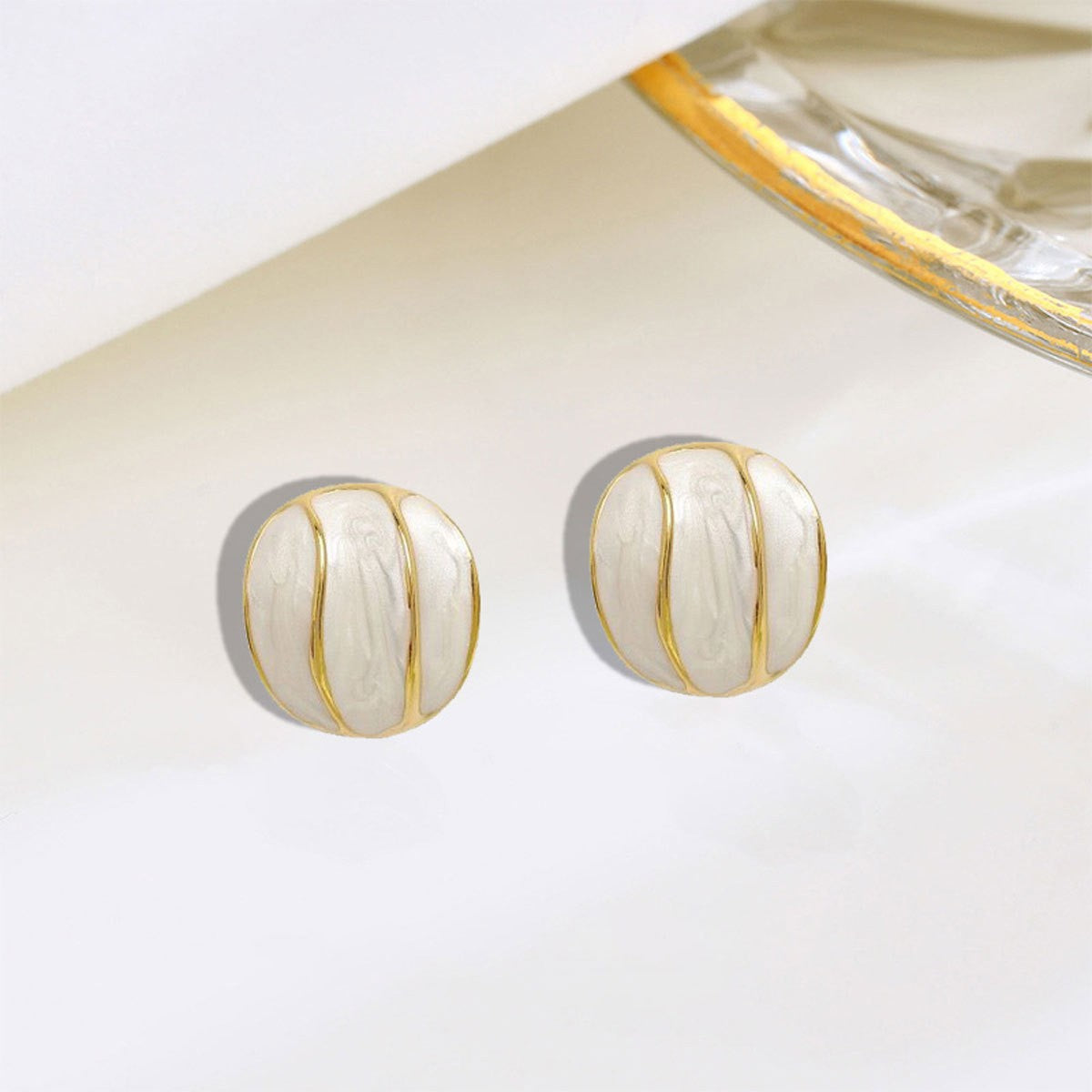 Style Vintage Court Dripping Oil Flower Earrings