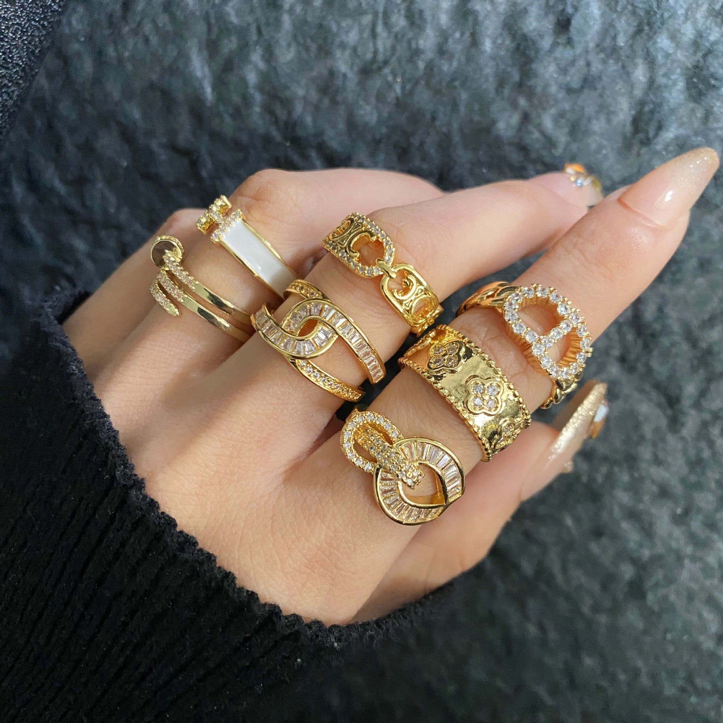 Hollow Zircon Roman Female Cold Style Couple Design Rings