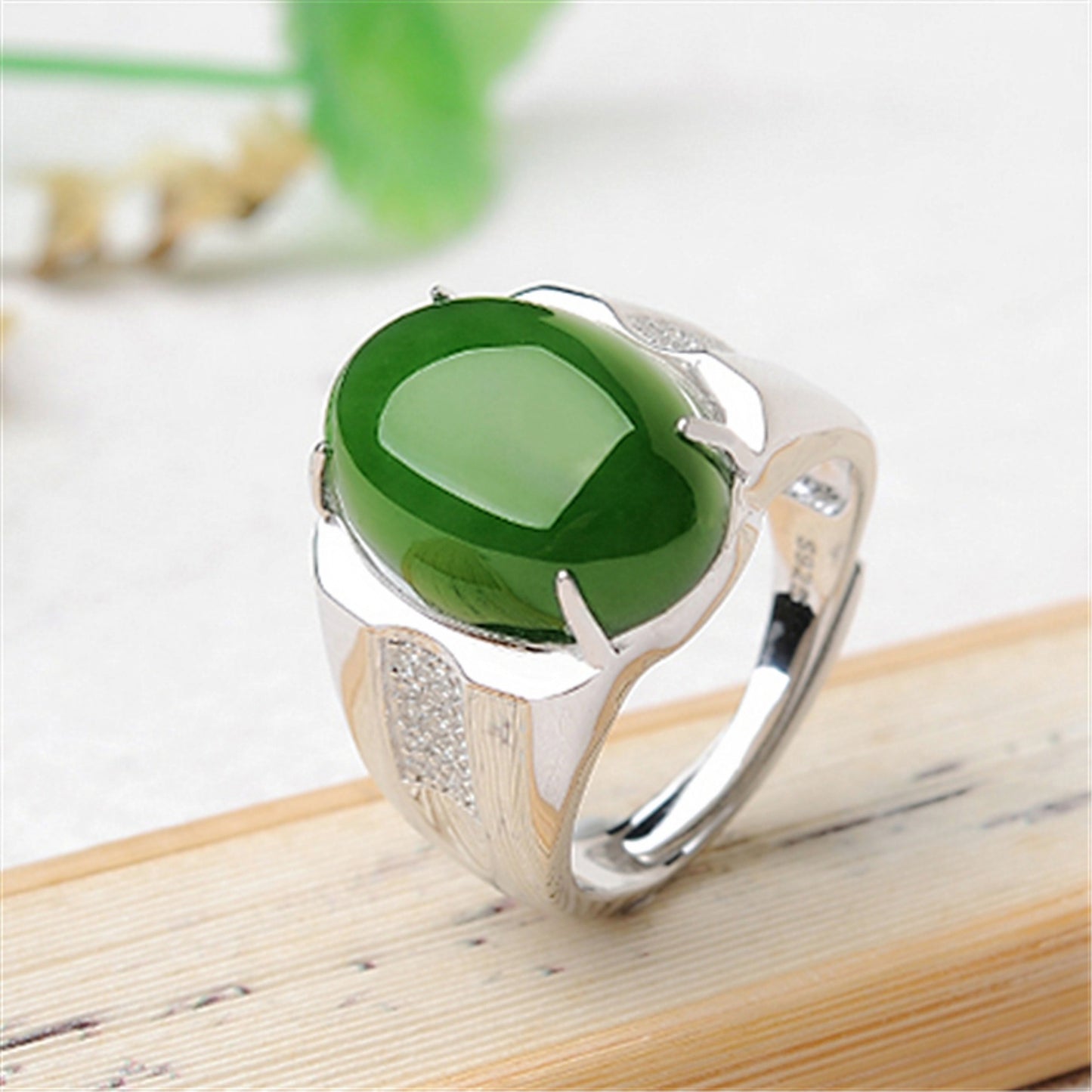 Live Broadcast Emerald Boss Delicate Oily Green Chalcedony Rings