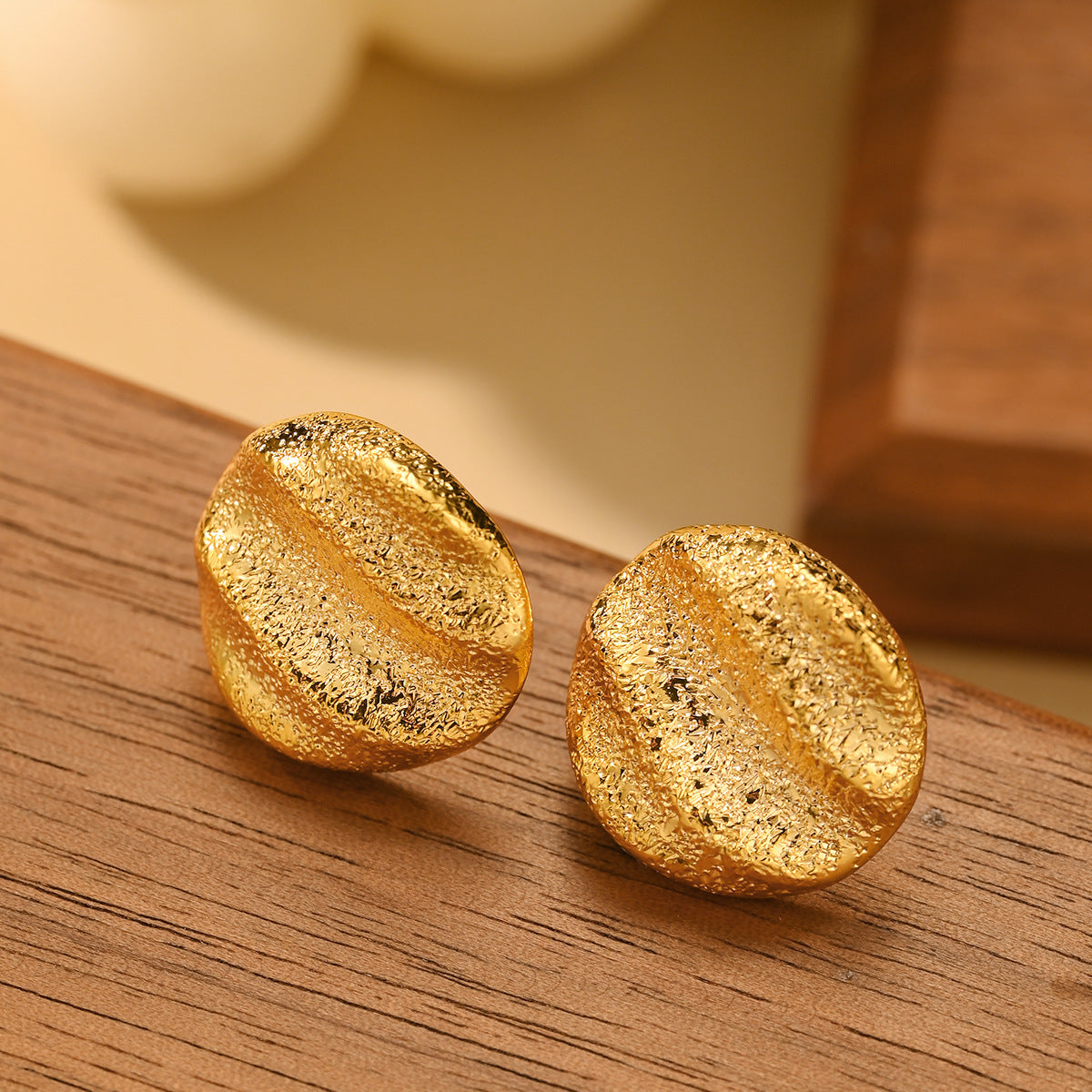 Women's Needle Round Irregular Vintage Metal High Earrings