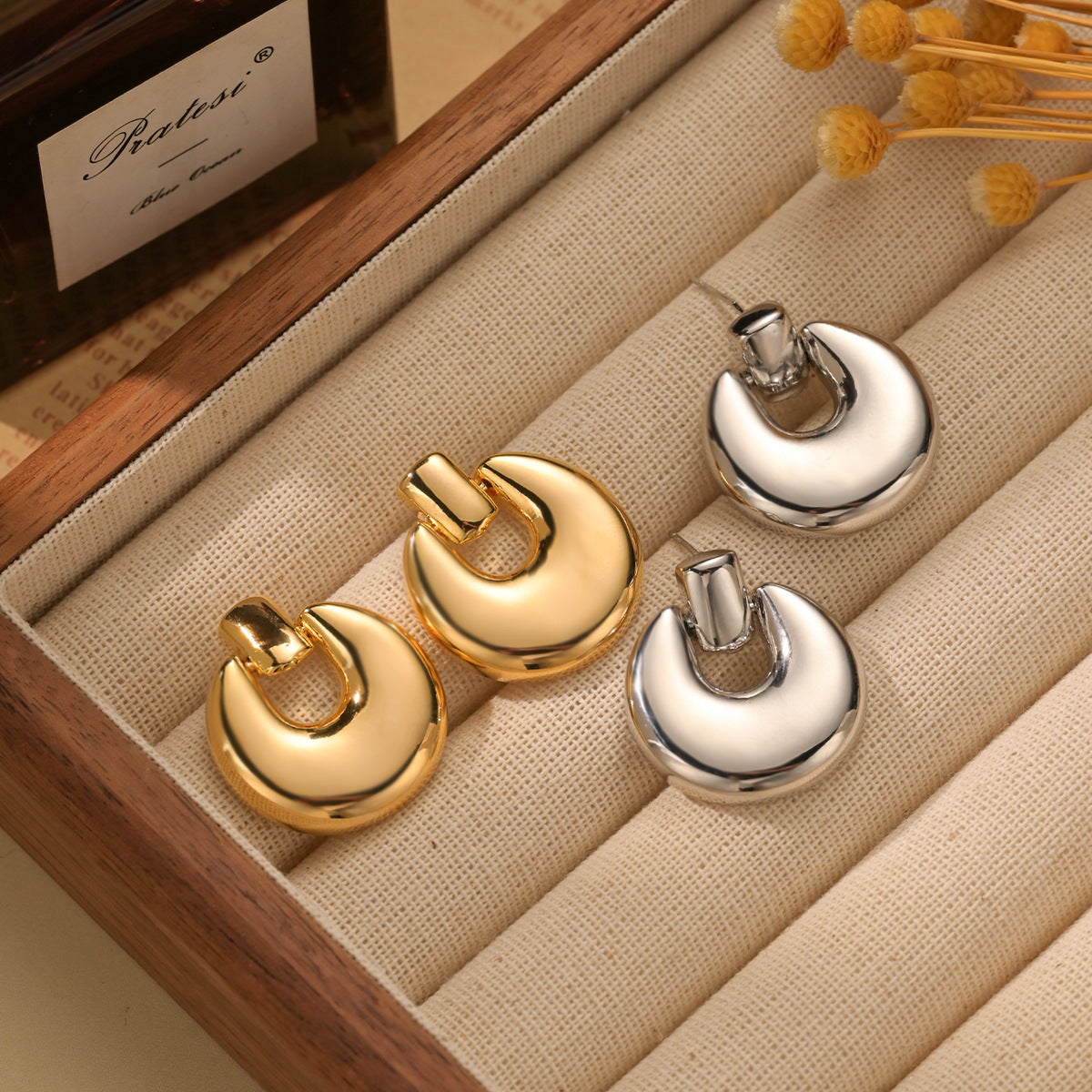 Women's Needle Round Irregular Vintage Metal High Earrings