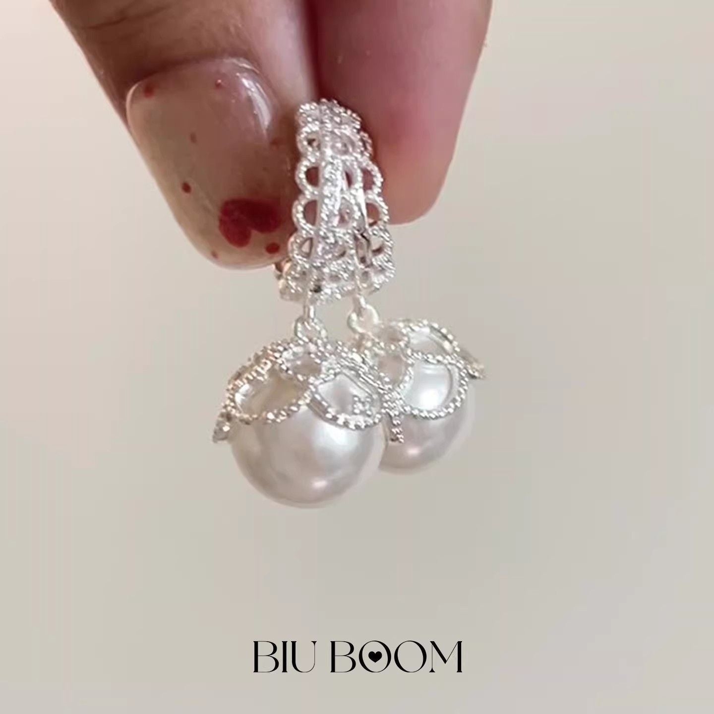 Women's Lace Pearl Ear Clip Elegant High Sense Affordable Earrings