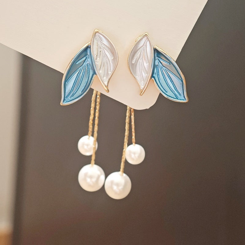 Women's Creative Simple Pearl Vintage Ornament Earrings