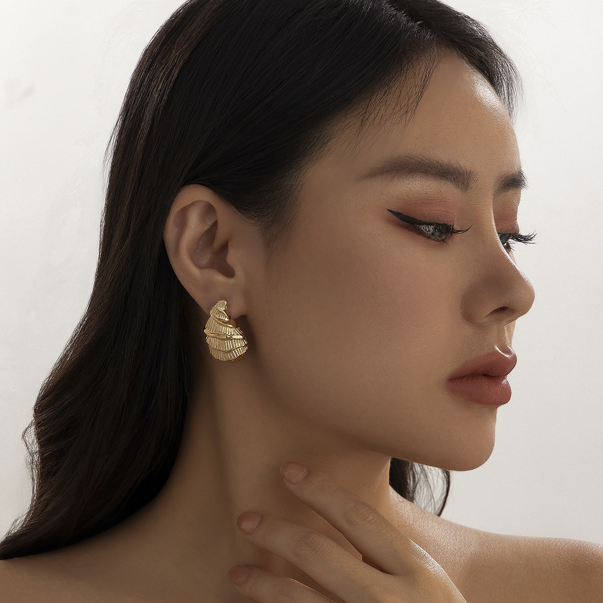 Ornament Simple Niche Spiral Pattern Conch Earrings