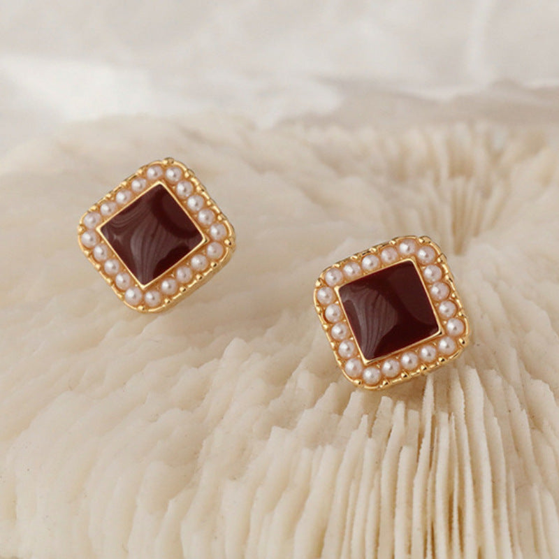 Women's Pearl Classic Style Dripping Oil Square Elegance Stud Earrings