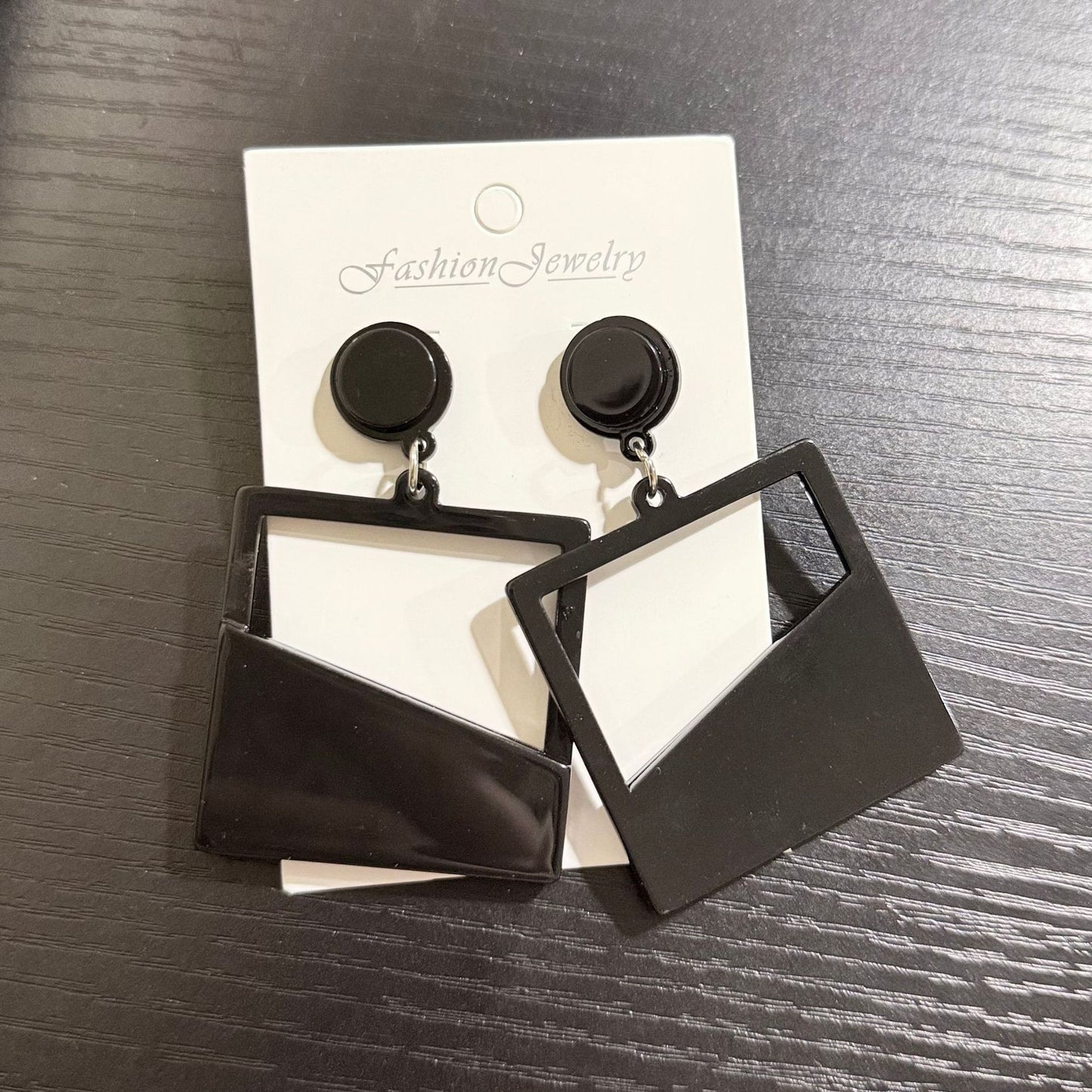 Color Matching High Profile Large Stylish Simple Earrings