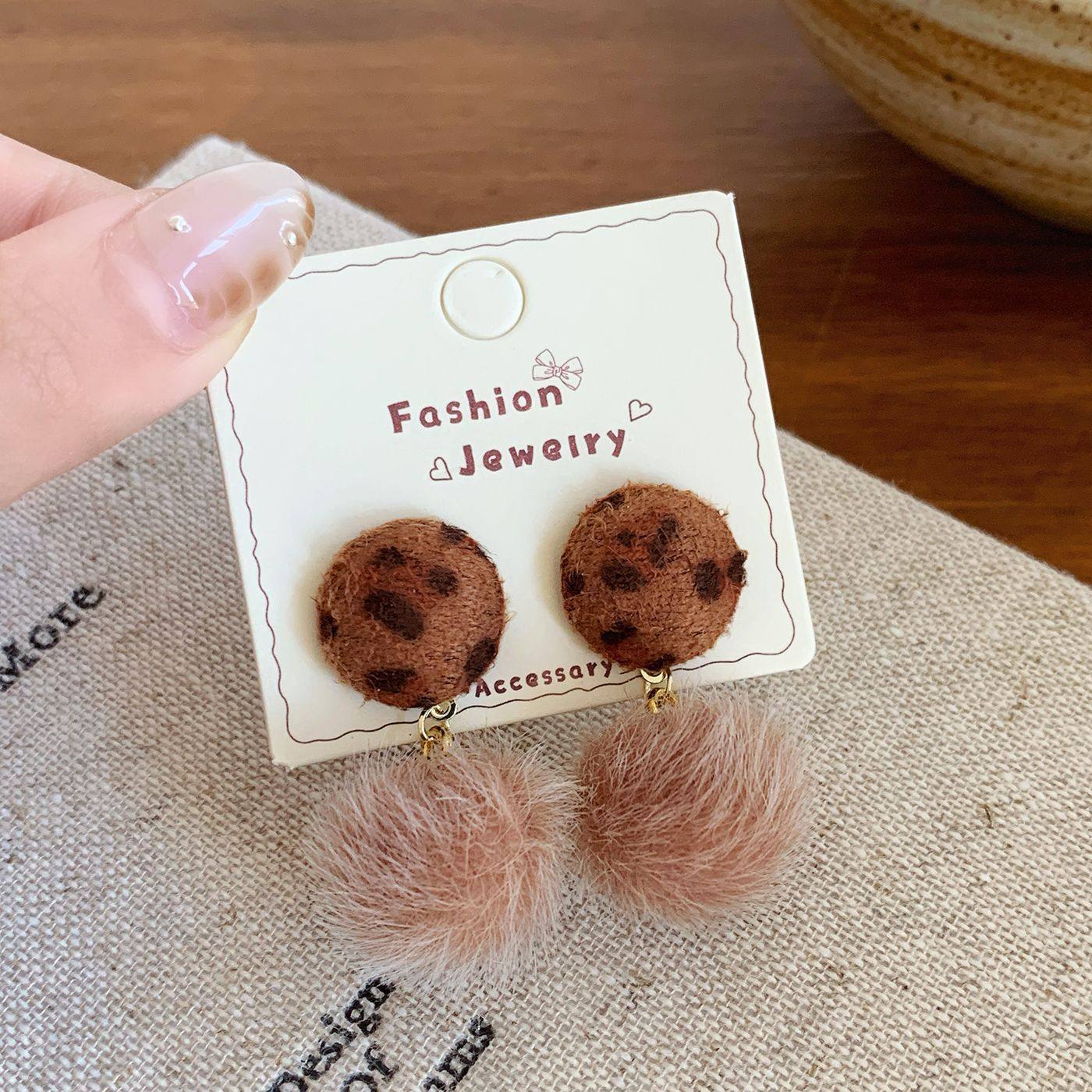Leopard Print Heart Wool Ball Female Sier Needle Furry Light Stud Earrings