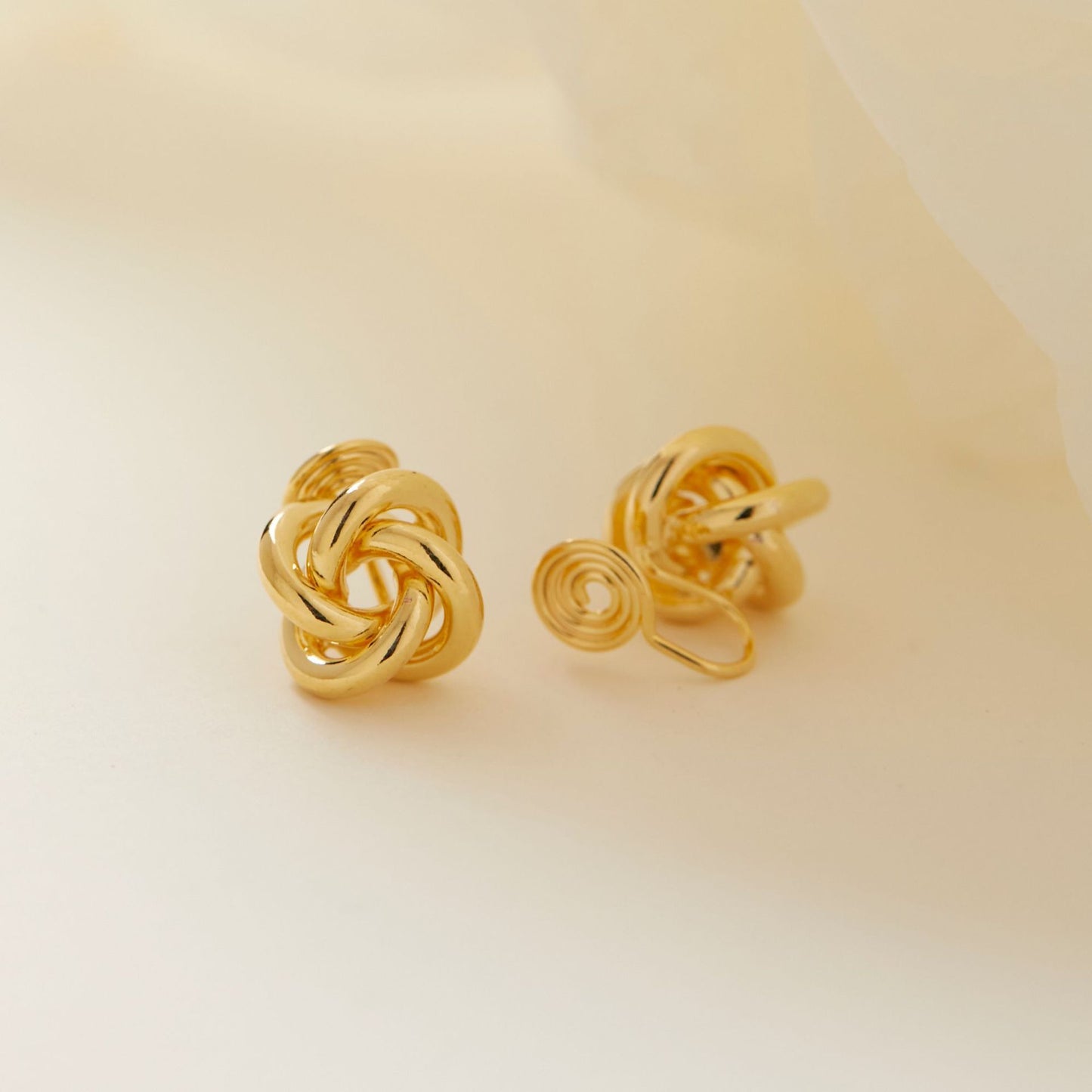 Winding Twist Simple Design Minority Hollow Earrings