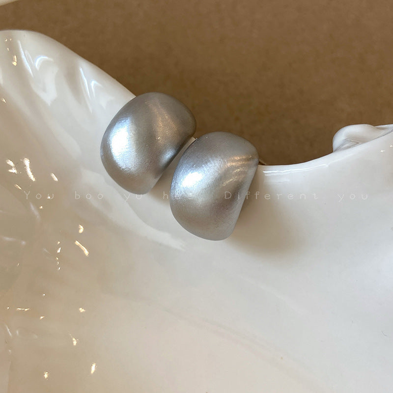 Women's Brushed Curved For Retro Style Simple Graceful Earrings