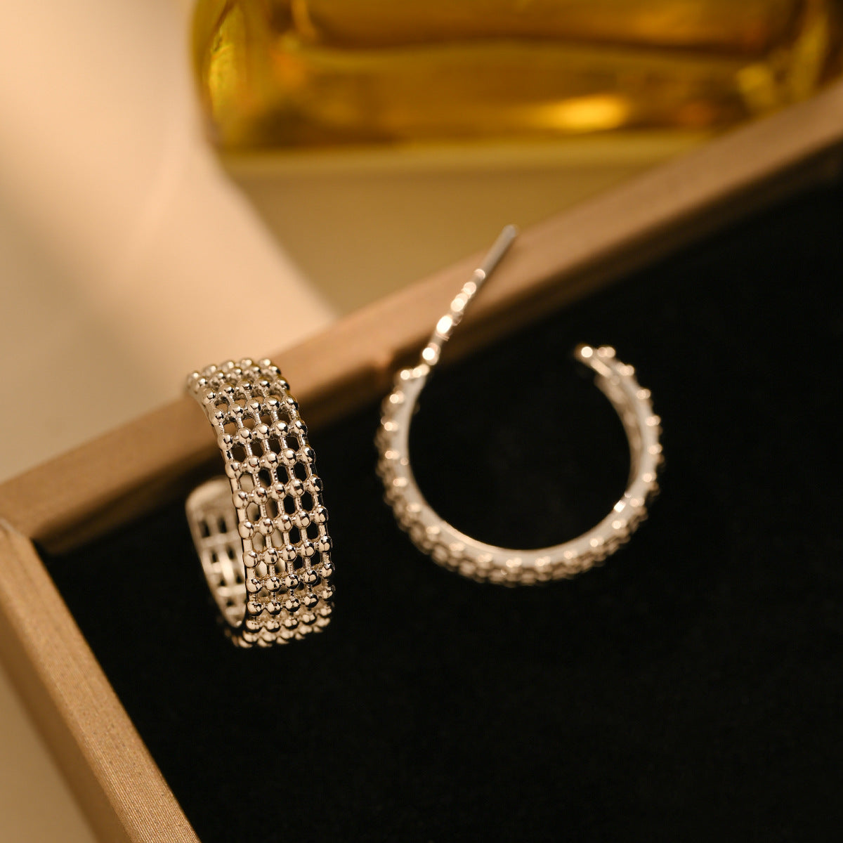 Women's Needle Round Irregular Vintage Metal High Earrings
