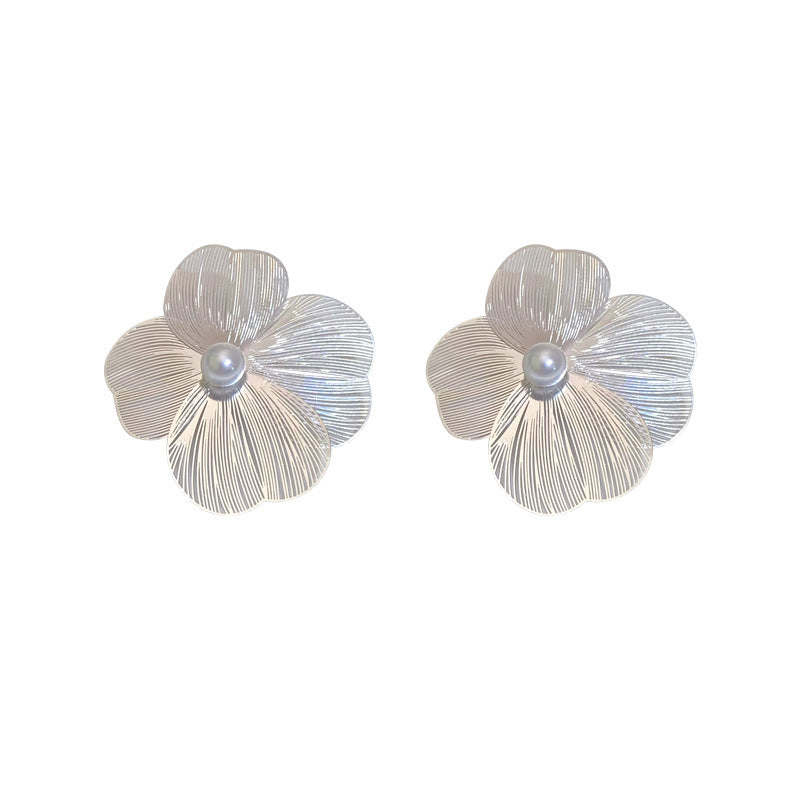 Simple Metal Flower Elegant Niche Temperament Earrings