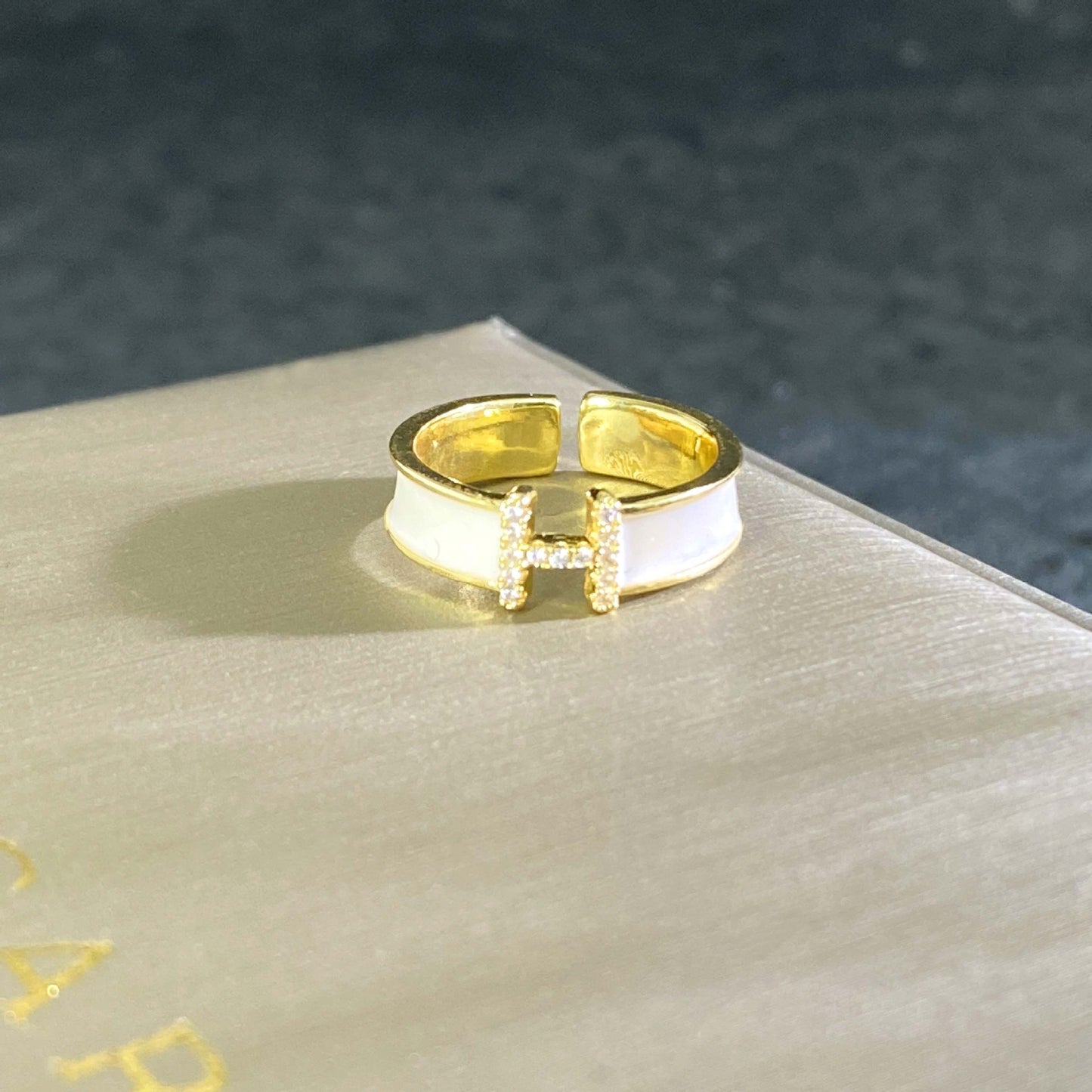 Hollow Zircon Roman Female Cold Style Couple Design Rings