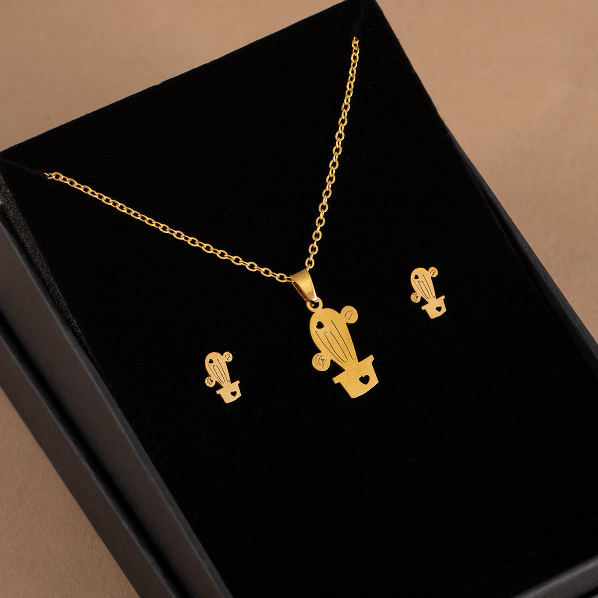 Stainless Steel Design Fashion Suit Metal Style Geometric Heart Necklaces