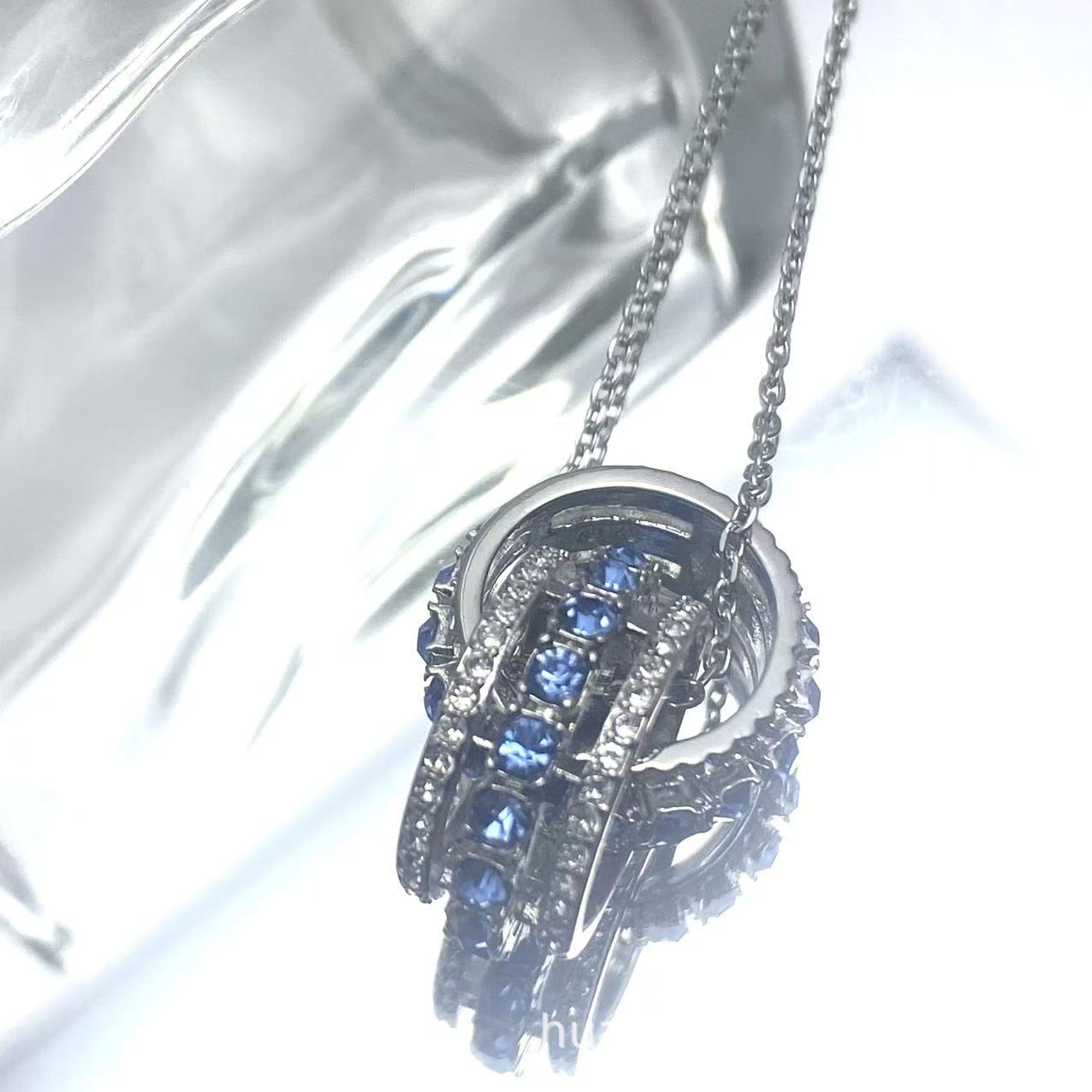 Pretty Crystal With Transfer Clavicle Shining Necklace