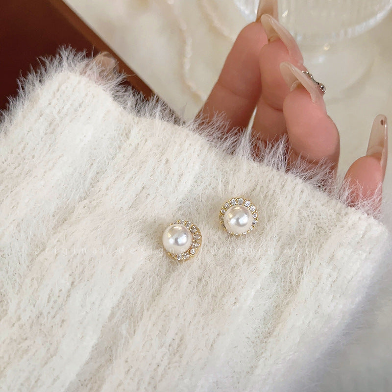 Women's Pearl French Style Simple Elegant Fashionable Temperamental Earrings
