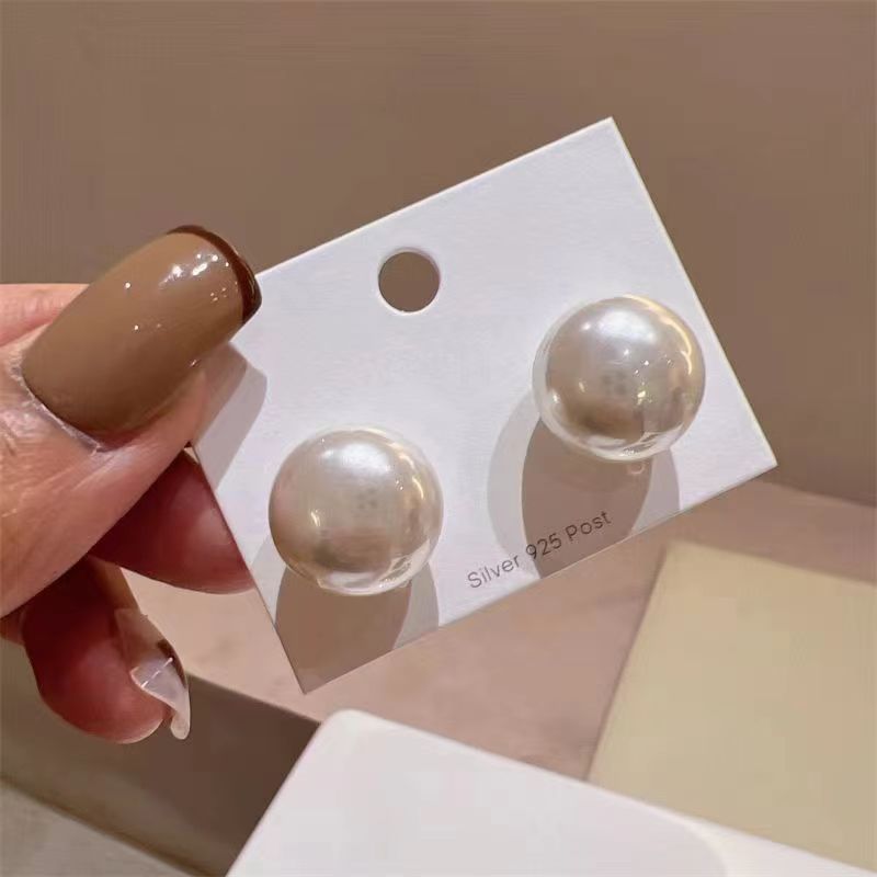 French Flat Round Steamed Bread Pearl Big Ear Female Earrings