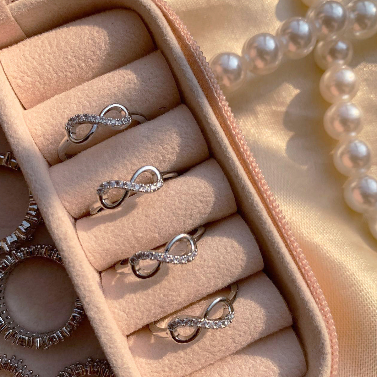 Women's & Men's Infinite Retro Fashion Personalized Diamond Rings