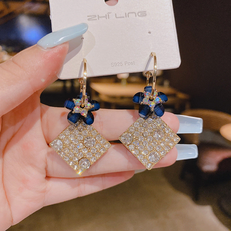 Simple Female Sier Light High-grade Small Ear Earrings