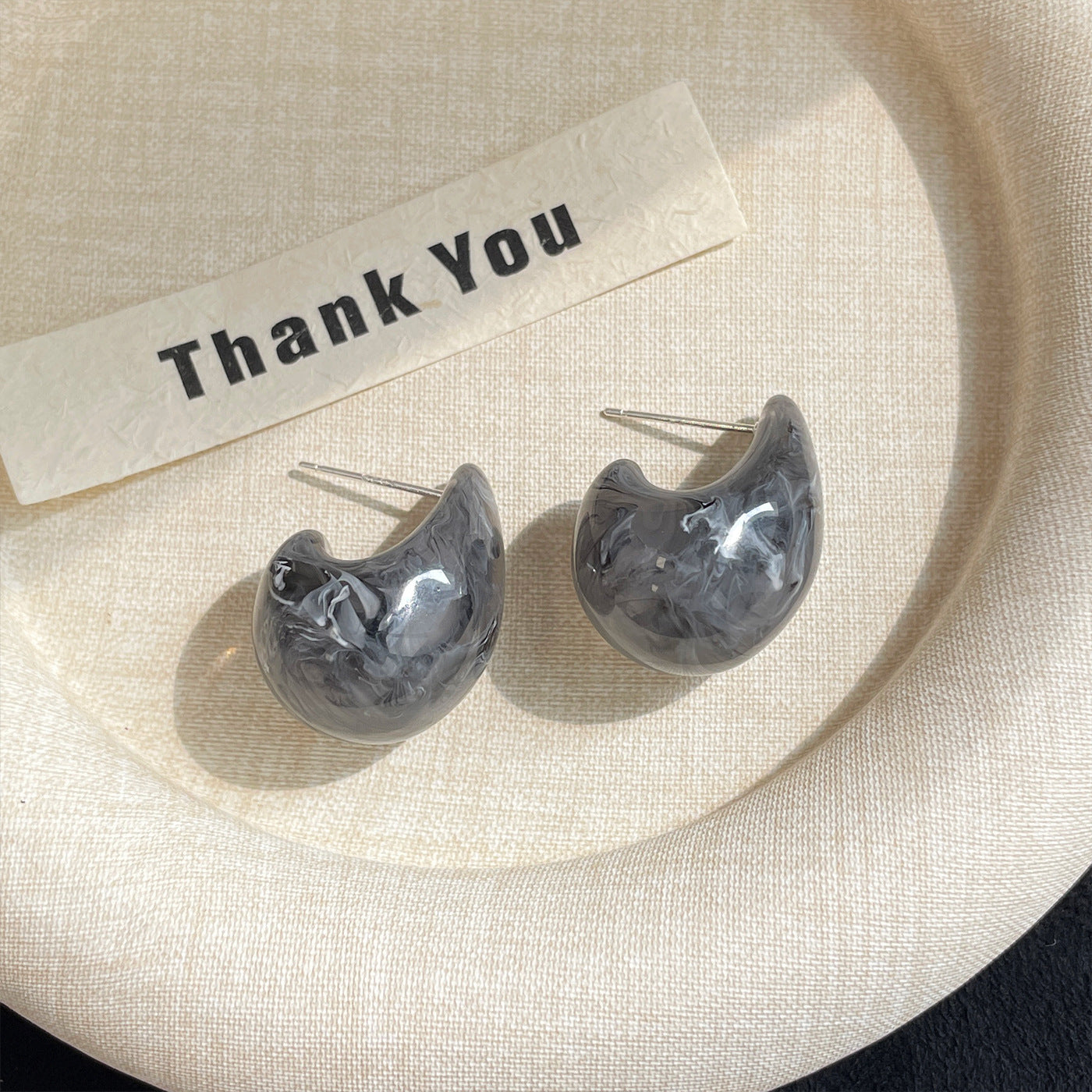 White Water Drop Vintage Geometric Texture Earrings