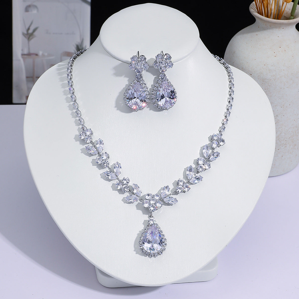 Full Diamond Drop-shaped Temperament The Dinner Party Jewelry Set