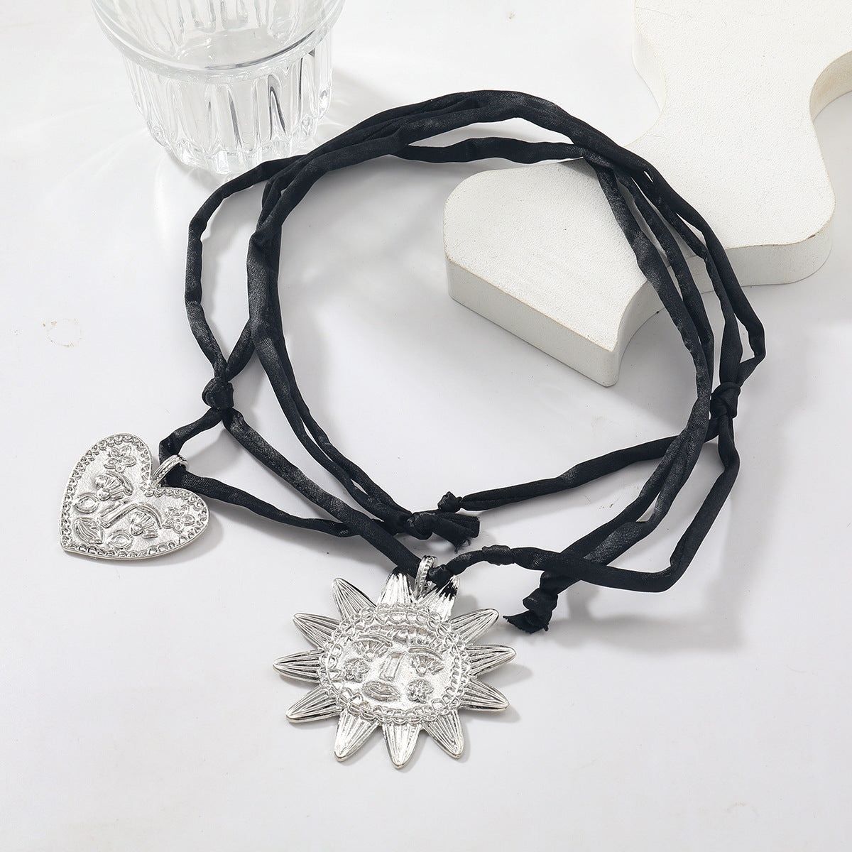 Trendy Simple Fashion Alloy Sunflower Heart Necklaces