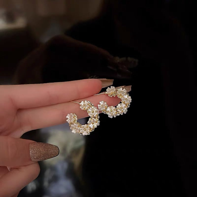 Simple Female Sier Light High-grade Small Ear Earrings