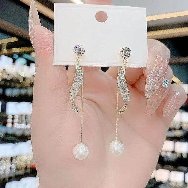 Sier Needle Cool Lady Temperament Butterfly Earrings