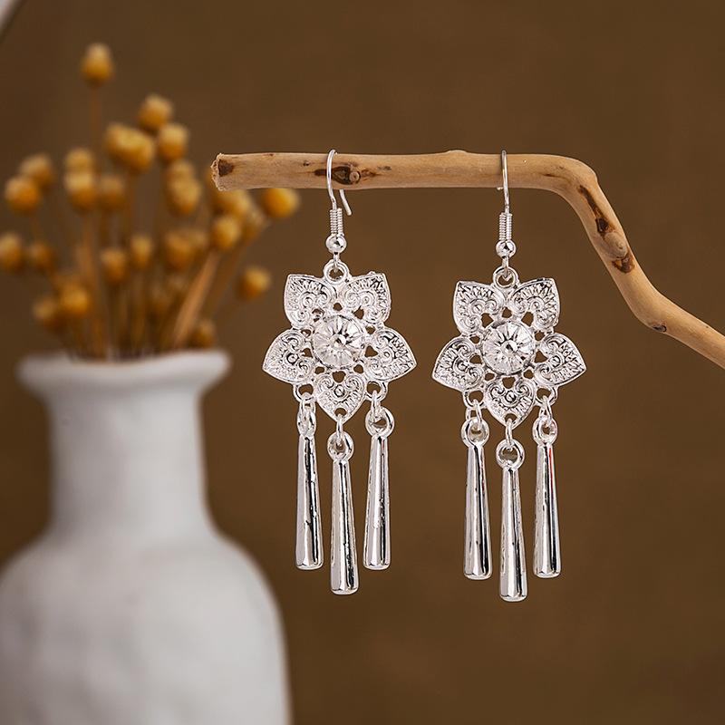 Hollowed Fashion Exotic Retro Artistic Classical Earrings