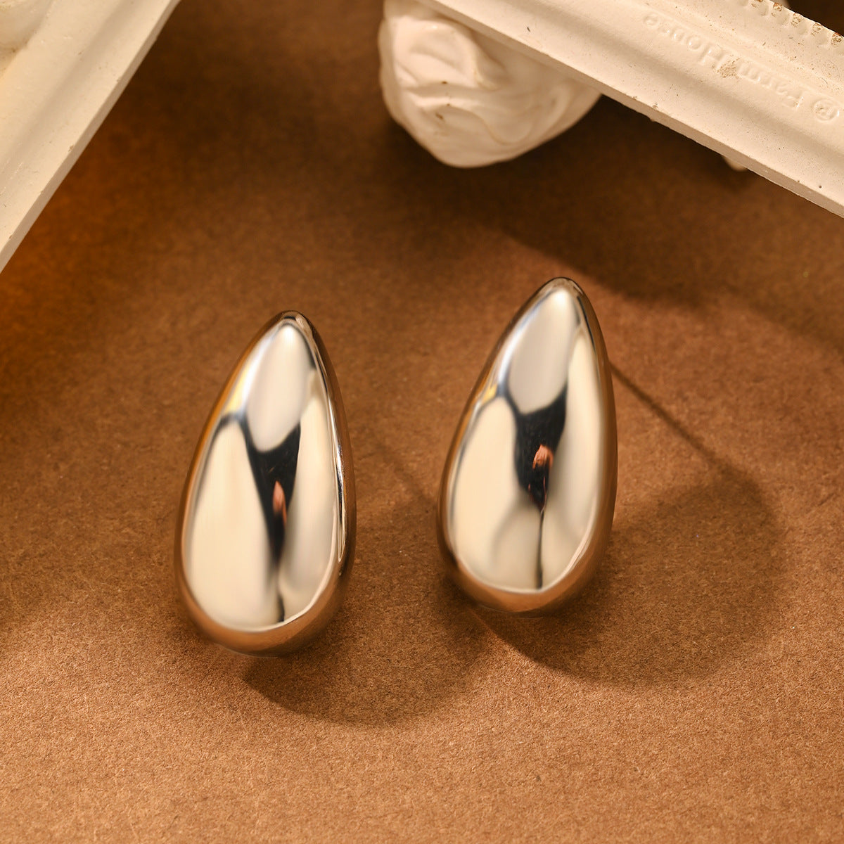 Women's Needle Round Irregular Vintage Metal High Earrings