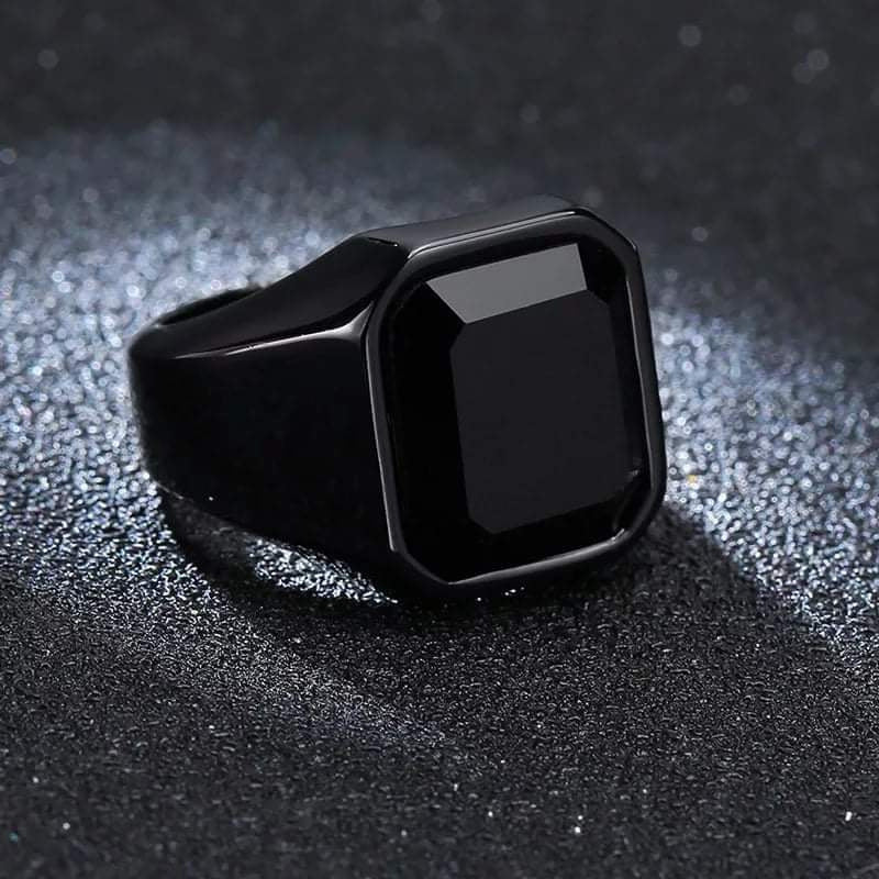 Men's Ornament Snakelike Winding Black Flat Gemstone Vintage Rings