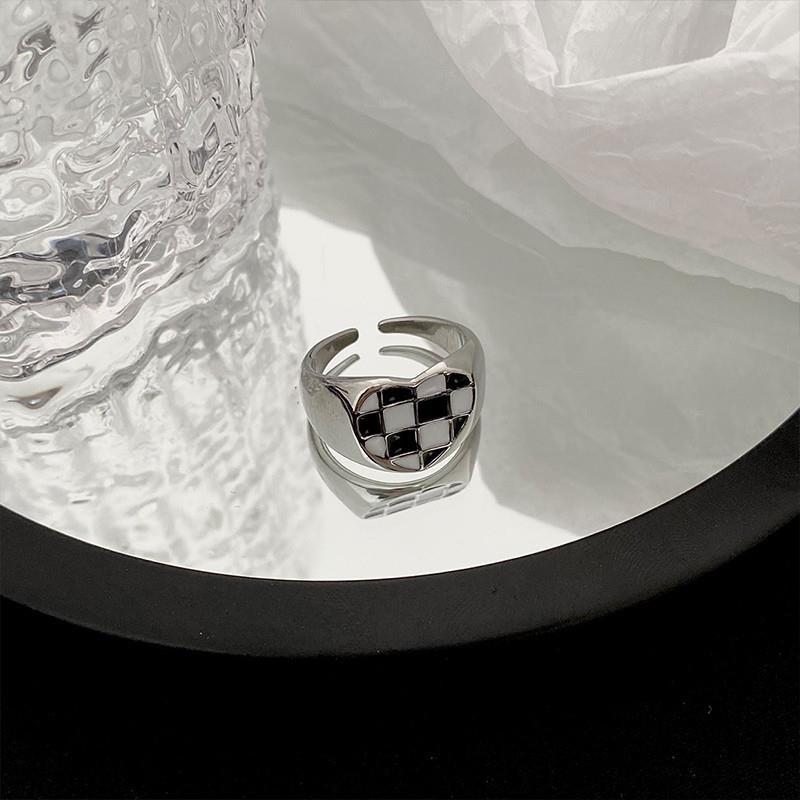 Chessboard Plaid Love Heart-shaped Two-piece Set Female Fashion Rings