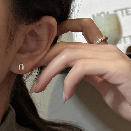 Women's Retro Frosted U-shaped Horseshoe For Mini Small Earrings