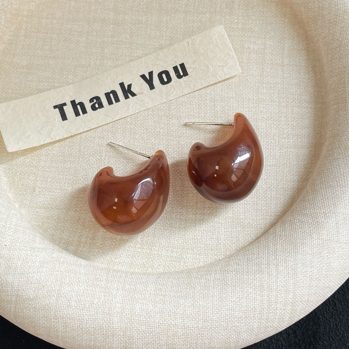 White Water Drop Vintage Geometric Texture Earrings