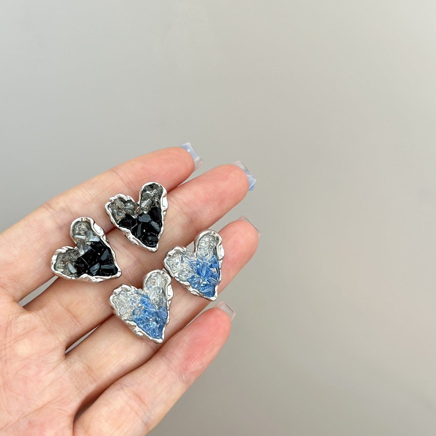 Sier Needle Blue Gradient Crystal Love Earrings