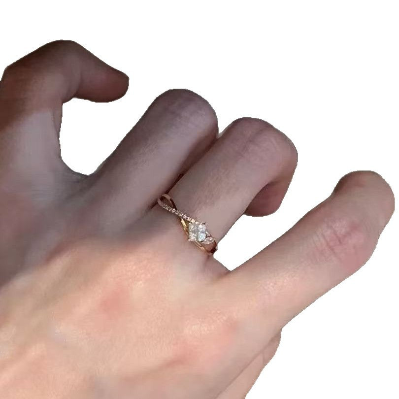 Women's Exquisite Fashion Diamond-shaped Personalized Flashing Light Ring